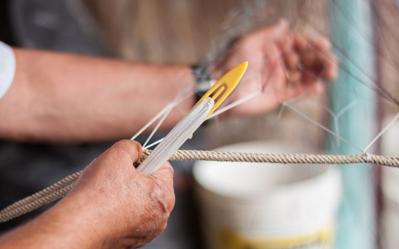 Fabrication sur-mesure de produits en filet chez l'Atelier Pichon : Concrétisez votre projet personnalisé avec notre expertise en filet.